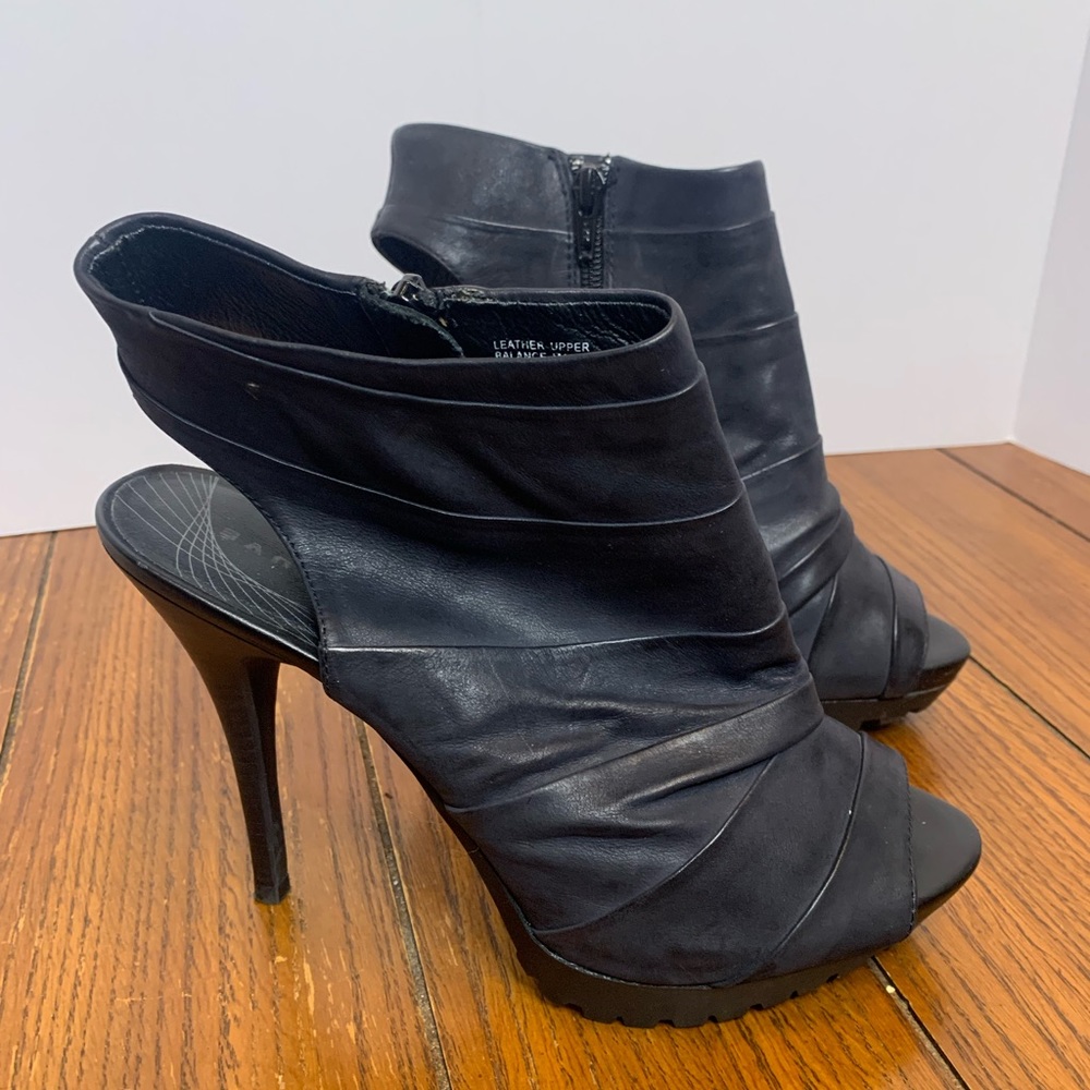 Black Size 9 Trouvé Heels